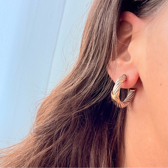 JEFFREY LEVIN 14k Gold & Sterling Silver Two-Tone X Hoop Twisted Cable E… - Picture 7 of 9